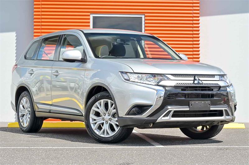 2021 Mitsubishi Outlander Thumbnail